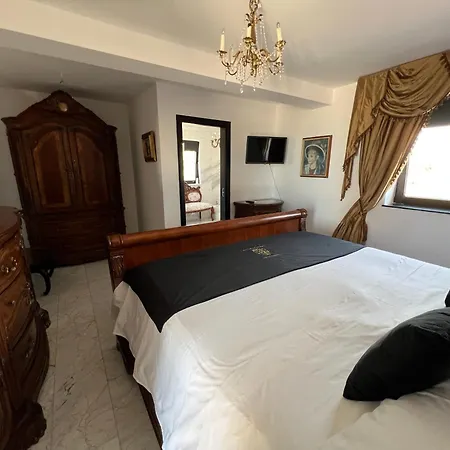 Canada Castle Konukevi 4*