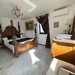 Gasthof Canada Castle