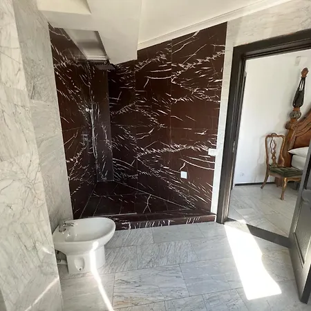 Гостьовий будинок Canada Castle 4*