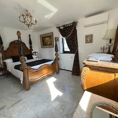 Guest house Canada Castle