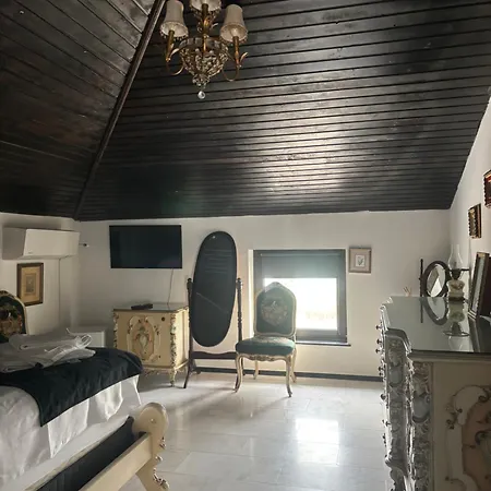 Гостьовий будинок Canada Castle 4*