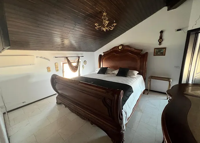 Guest house Canada Castle 4*